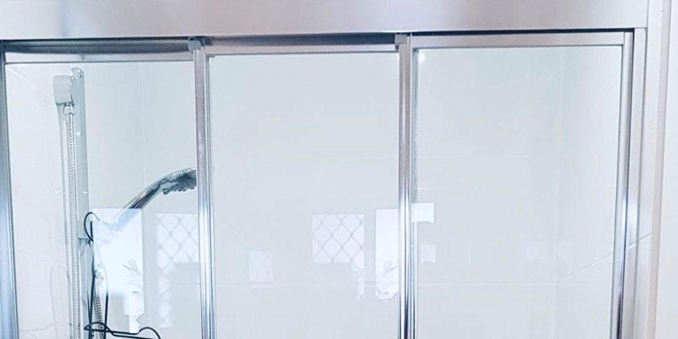 2020-04_ Tips for picking the right shower screen for your bathroom Tips for picking the right shower screen for your bathroom