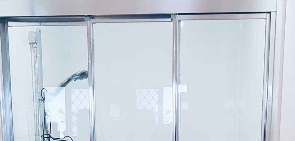 Tips for picking the right shower screen for your bathroom