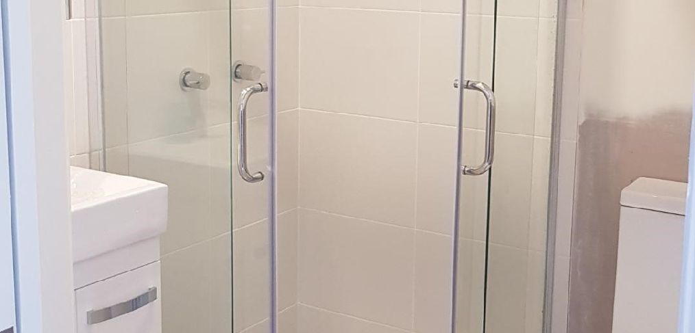 Shower Doors for Small Bathrooms