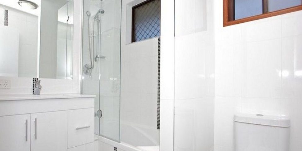 Image5 bath with shower